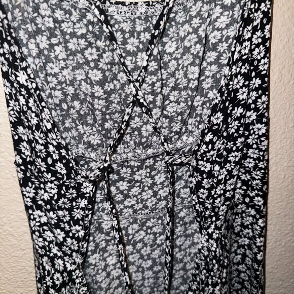 Floral Open Back Mini Dress - Picture 13 of 15